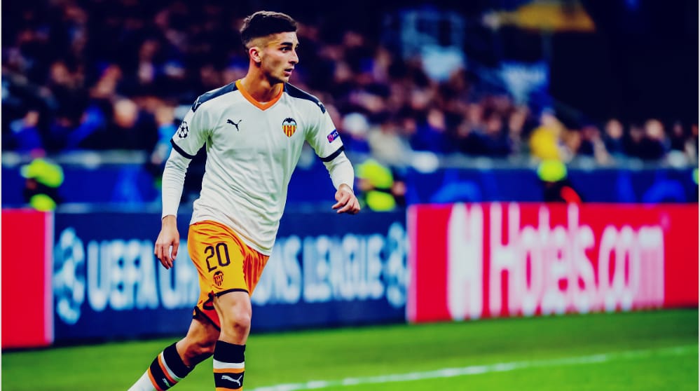 Ferran Torres in action for Valencia earlier this yea